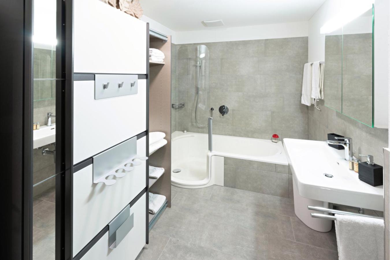 Exklusive 2,5 Zimmer Wohnung Eschenz エクステリア 写真